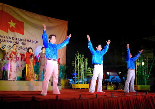 Đêm văn nghệ chào mừng thành công Đại hội Đảng lần thứ XI